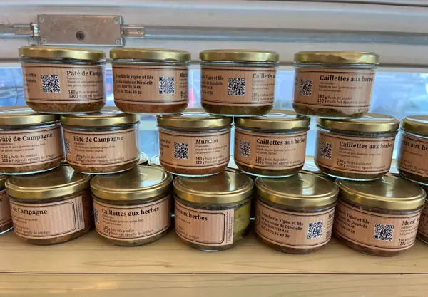 Bocaux artisanaux de pâté, caillette et murçon préparés par la Boucherie Vigne & Fils à Montélimar